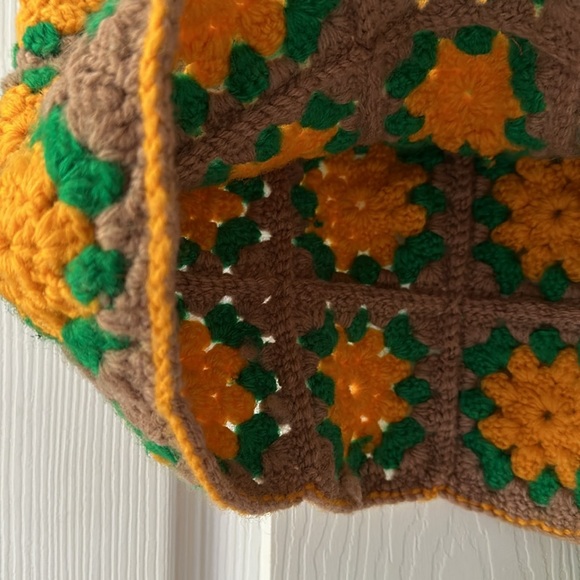 Handmade Vintage Granny Square Afghan Set - Picture 10 of 13